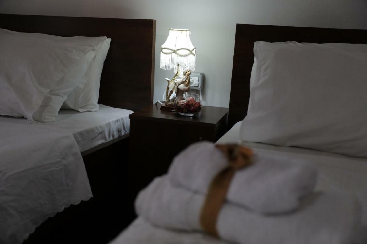 Guest House Mikel Берат Экстерьер фото