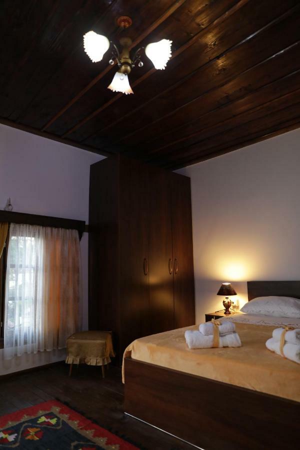 Guest House Mikel Берат Экстерьер фото